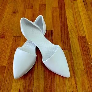 White native ladies slip on pointed toe flats